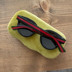 Gucci sunglasses, like new!
